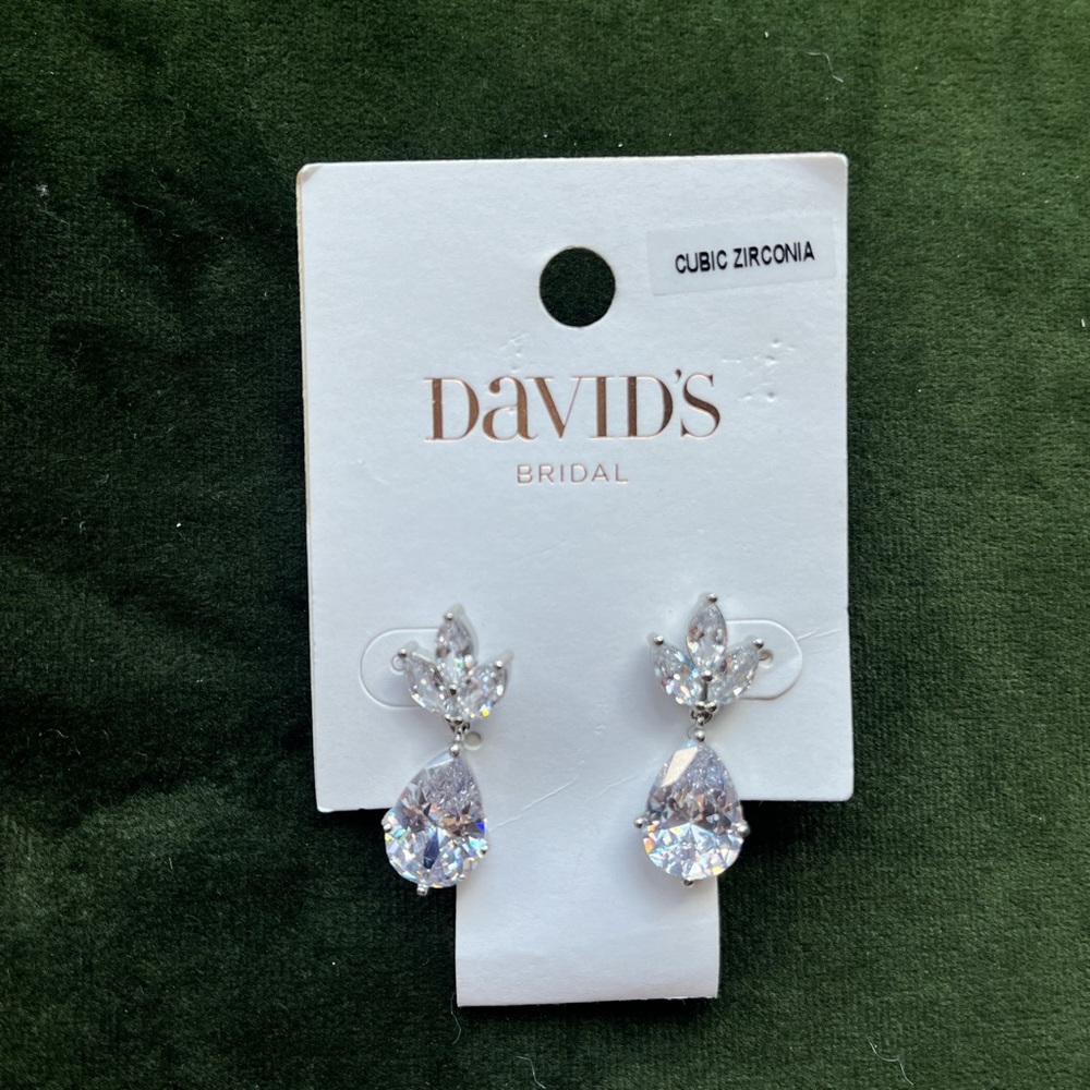 David’s Bridal Earrings NWT